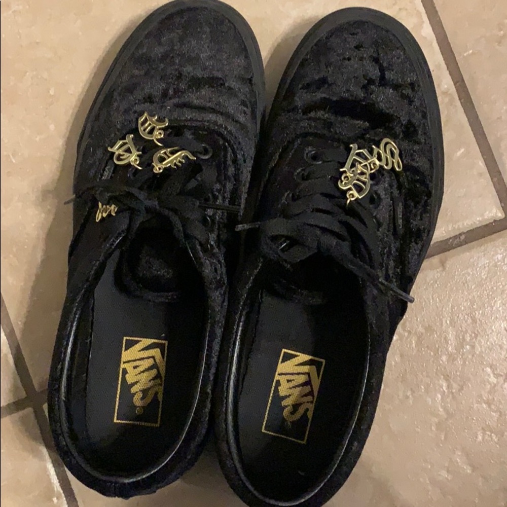 BRAND NEW van era skate/bmx